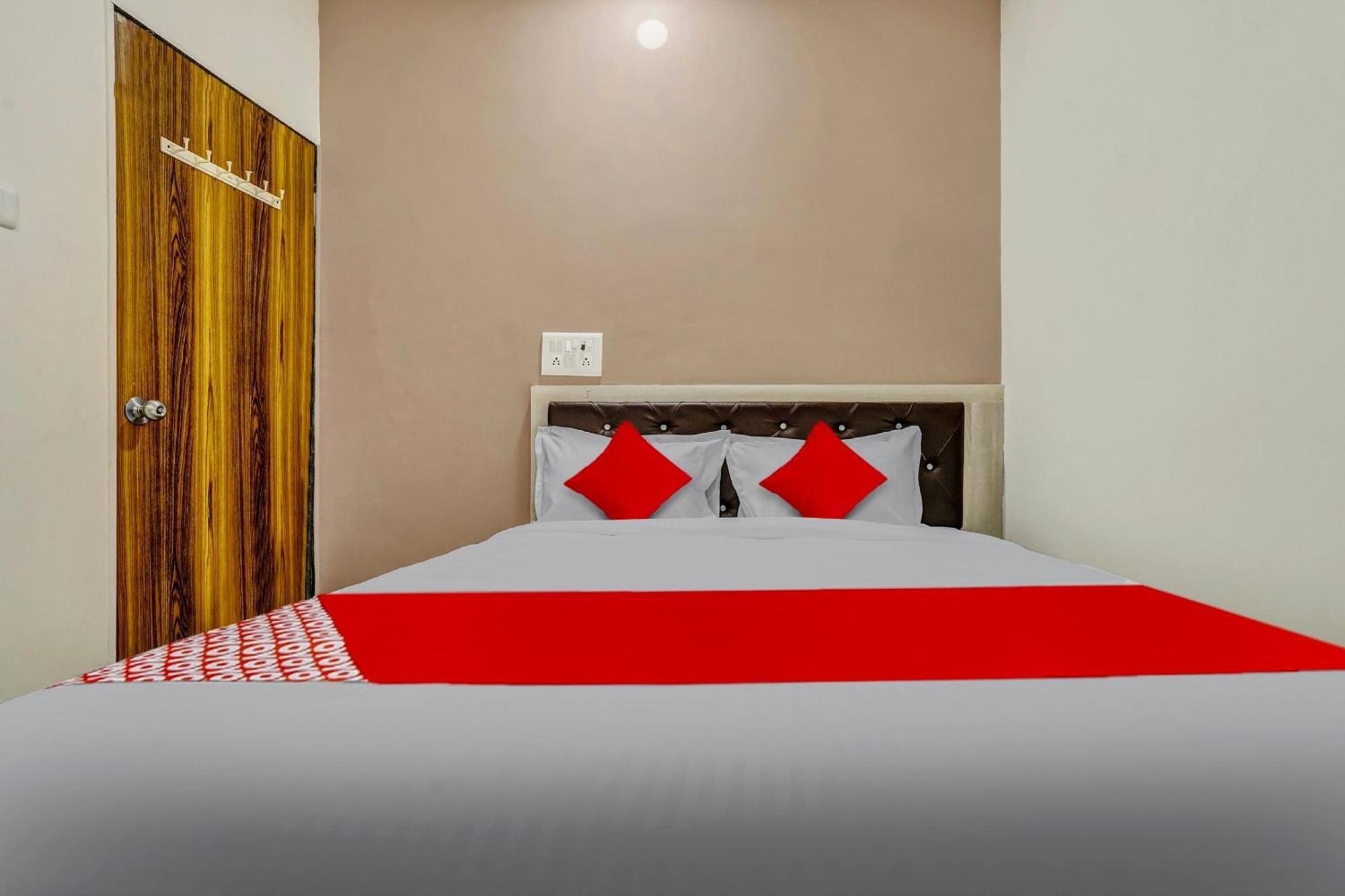 Hotel O Relax Palace มุมไบ ภายนอก รูปภาพ